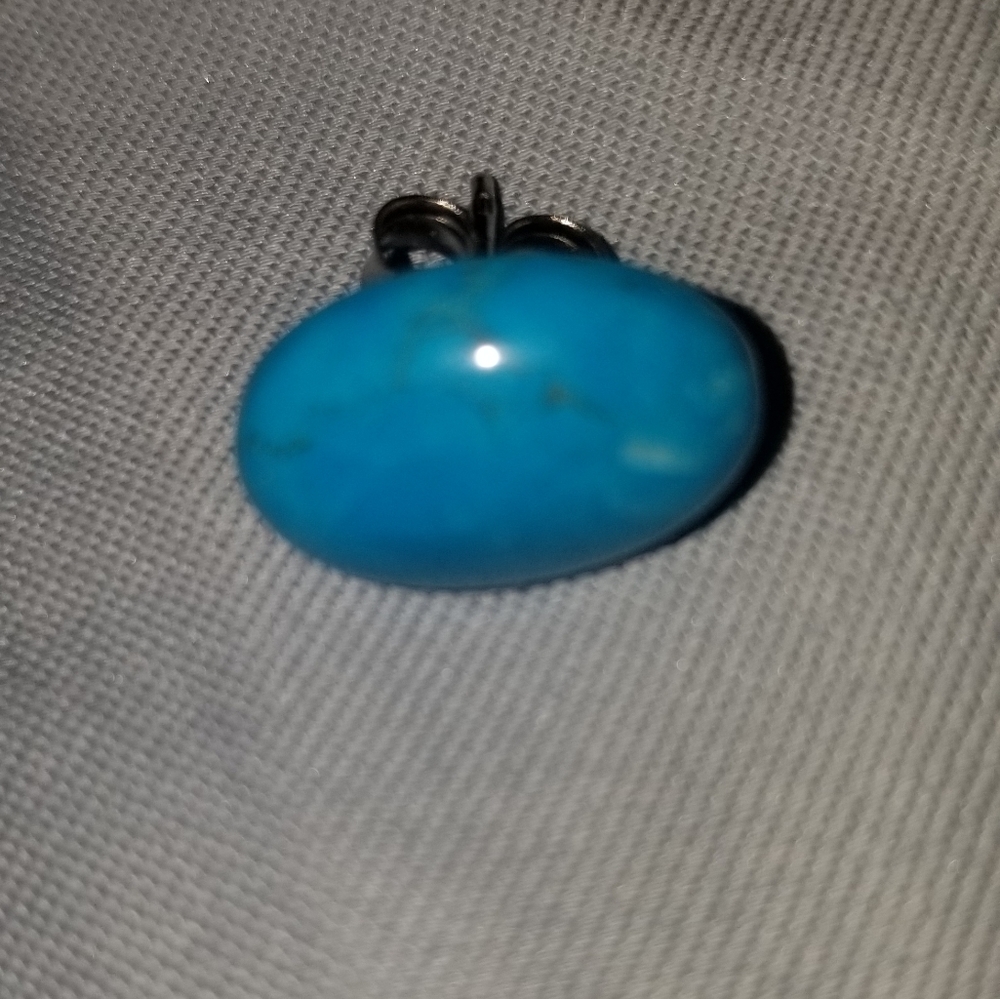 Turquose color stud - Picture 2 of 3